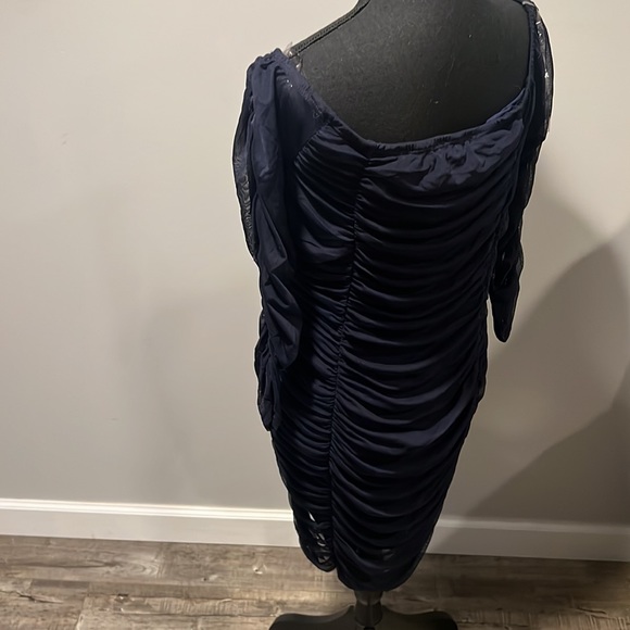 Navy Dress Off Shoulder -Fashion ti Fugure 2x NWT - Picture 6 of 6